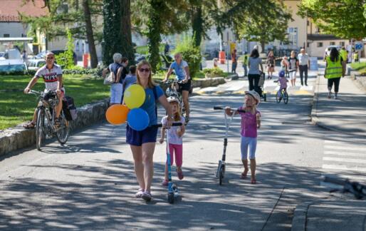 An Open Street campaign as a street lab for car-free measures