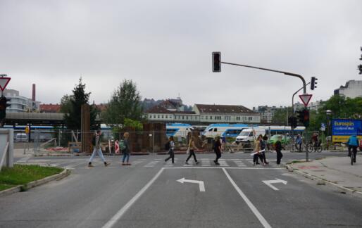 [KTPP ODZIV] Posekan drevored in slabe povezave z mestnim avtobusom – komu bo koristila obnova cest okrog Potniškega centra Ljubljana?