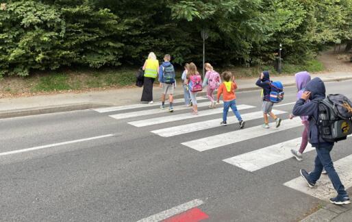 Starše skrbi varnost, otroci pa si želijo v šolo aktivno in samostojno