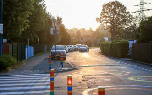 Novo prometno ureditev pred OŠ Medvode starši podpirajo, podatki kažejo na izboljšano varnost