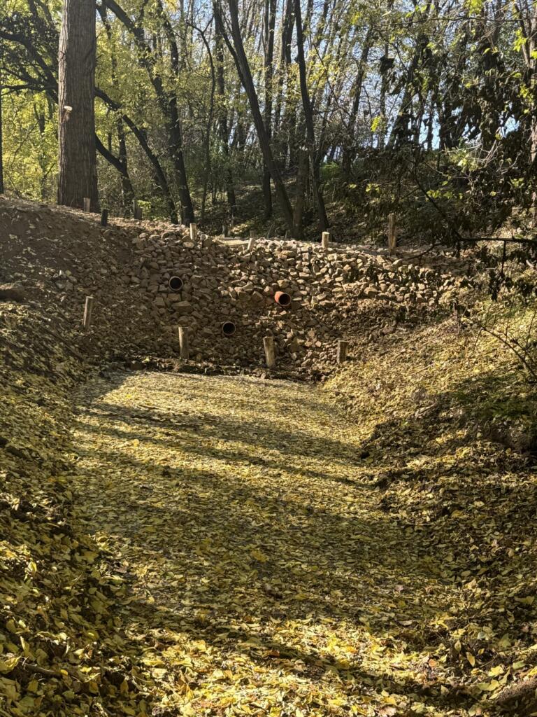 Jez za zadrževanje vode. Foto: Krisztián Mészáros