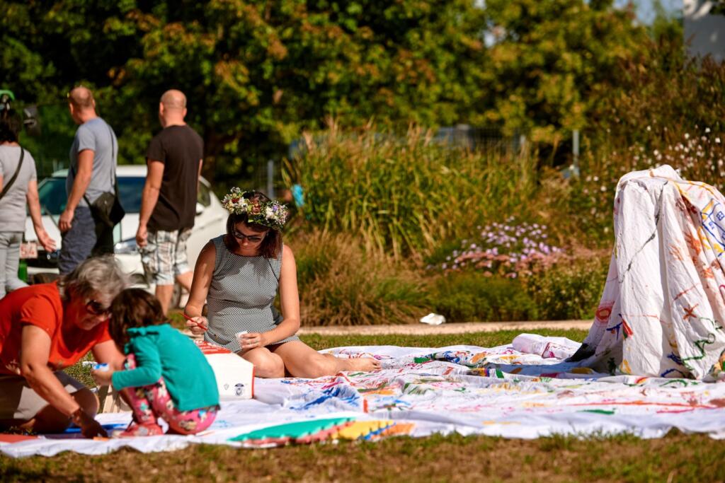 Z ozaveščanjem prebivalci prej sprejmejo drugačen videz mestnih zelenic. Foto: Tamás Köller, VVI Ltd.