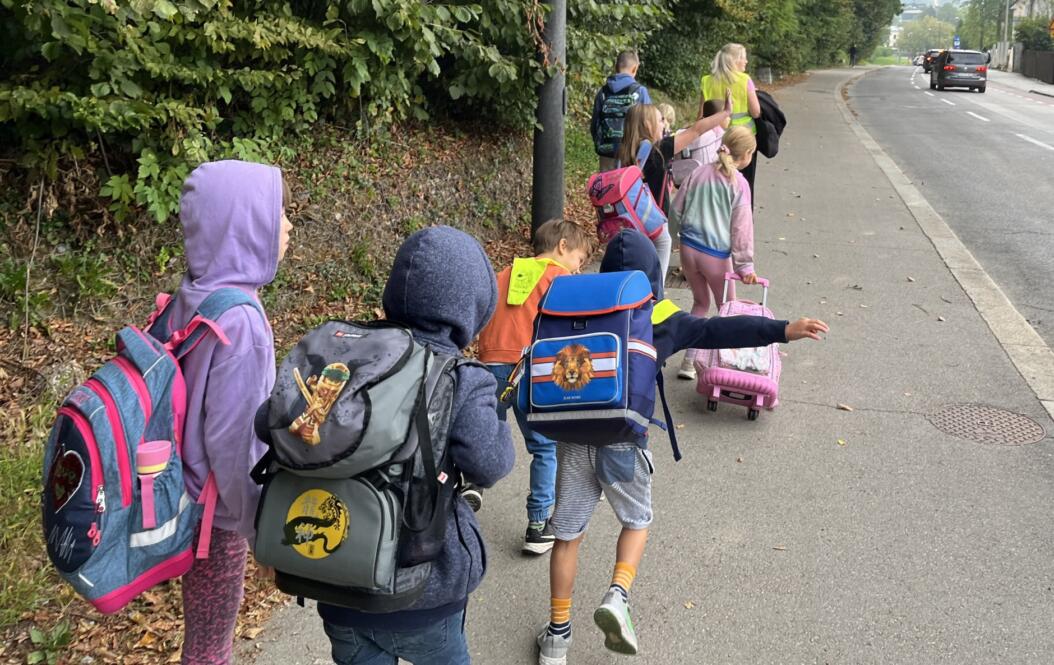 Pešbus, Bicivlak in Poljubi in odpelji: vse več šol omogoča aktivno hojo v šolo
